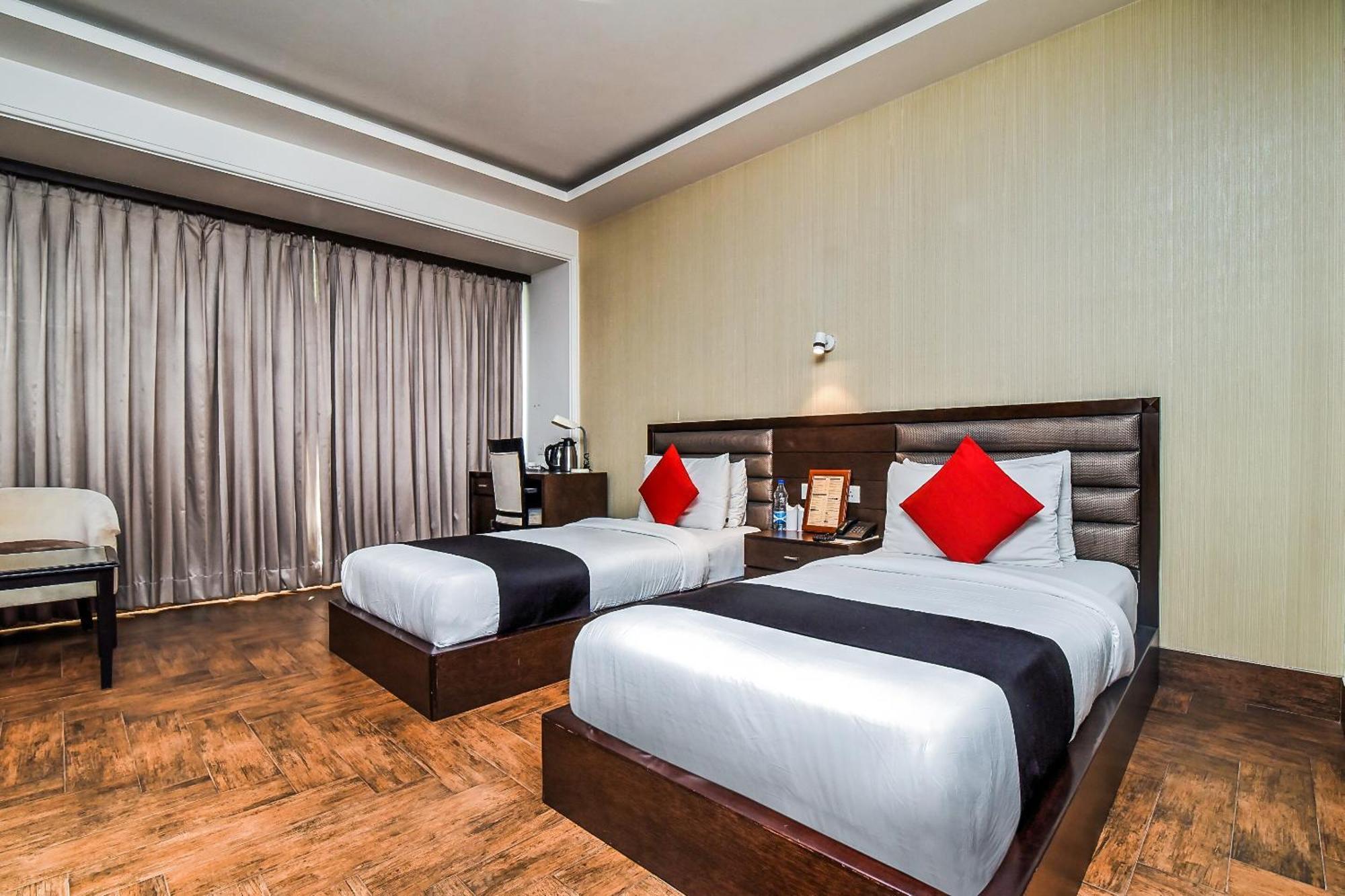 Hotel Msk Residency Нью-Дели Экстерьер фото
